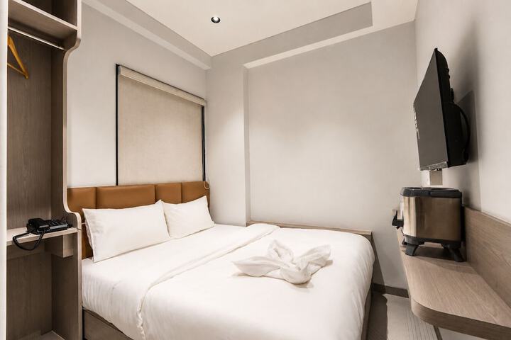 Room 19 of 48