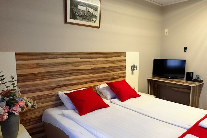 Room 18 of 40