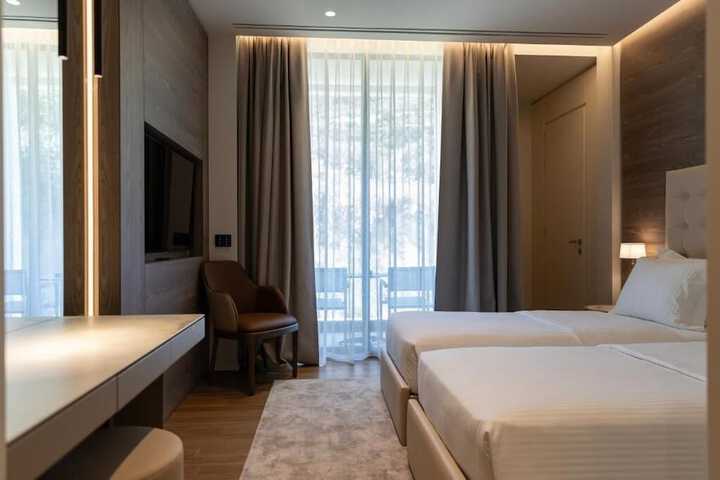 Room 15 of 60