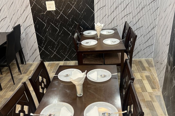 Dining 17 of 30