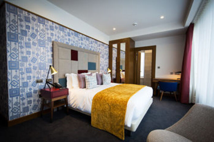 Room 22 of 65