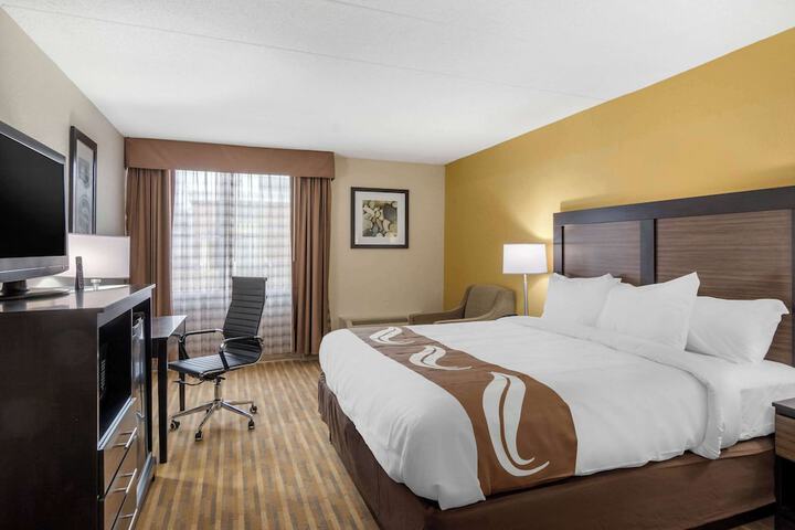 Standard King Bed Accessible (6 of 13)