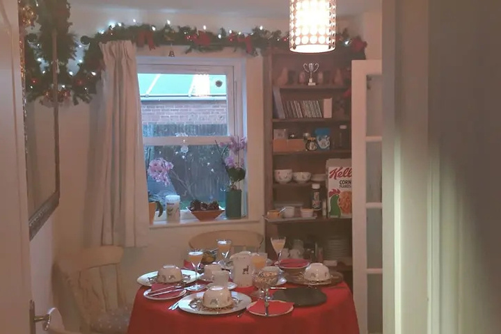 Dining 10 of 11