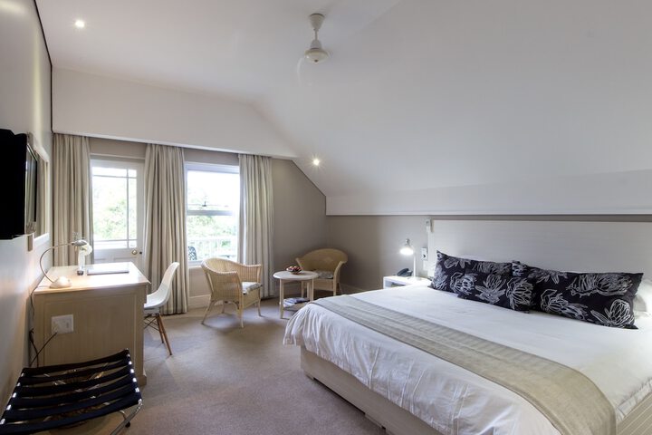 Room 4 of 37