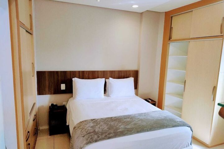 Room 15 of 33