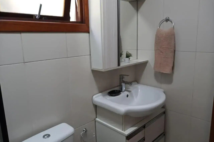 Room 7 of 16