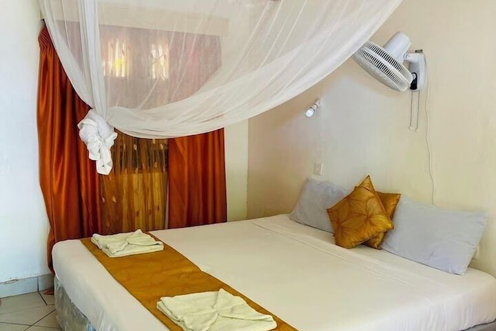 Qwetu Beach Resort Likoni