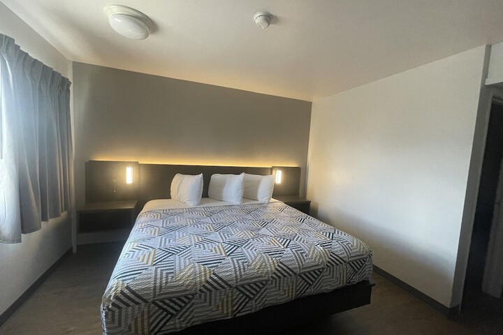 Room 21 of 43