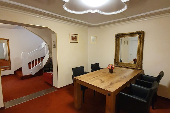 Room 180 of 266