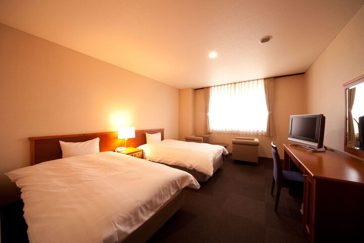 Room 4 of 75