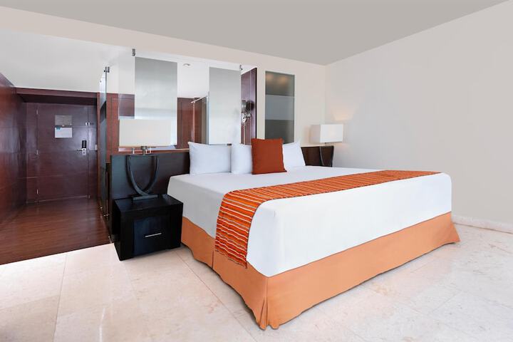 Room 12 of 87