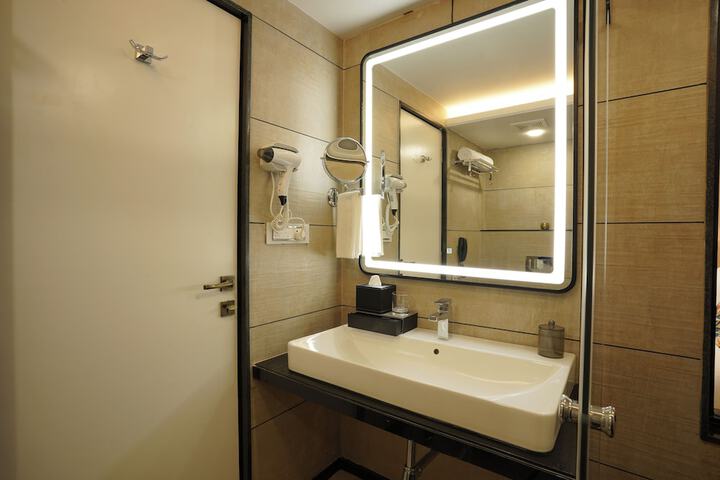 Room 20 of 34