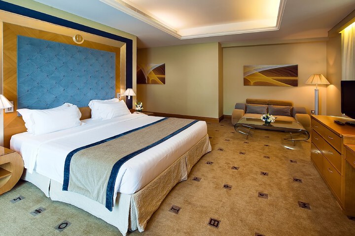 Room 13 of 67