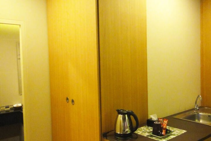 Room 12 of 20