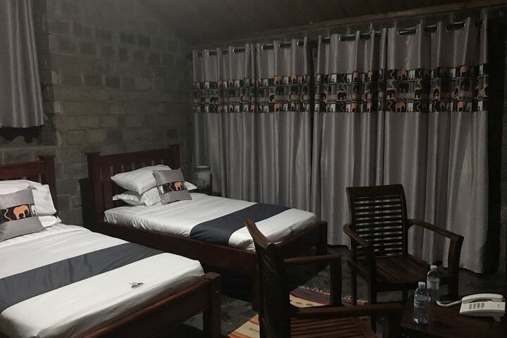 Room 9 of 13