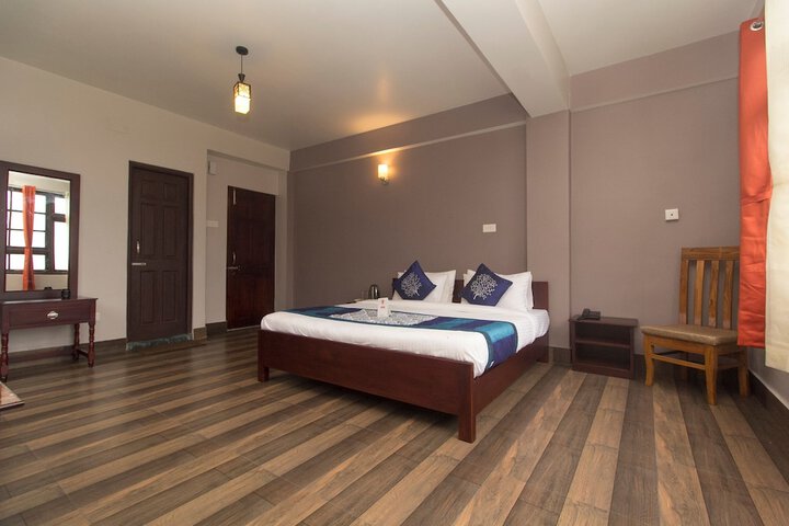 Room 9 of 13