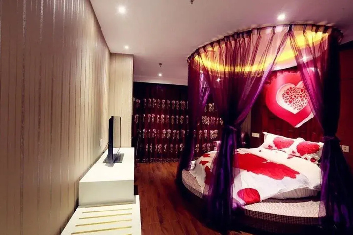Room 2 of 13