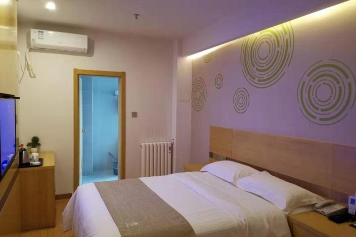 Room 15 of 36