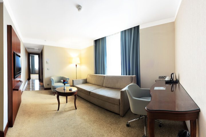 Room 5 of 33