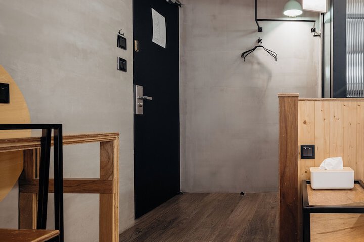Room 30 of 61