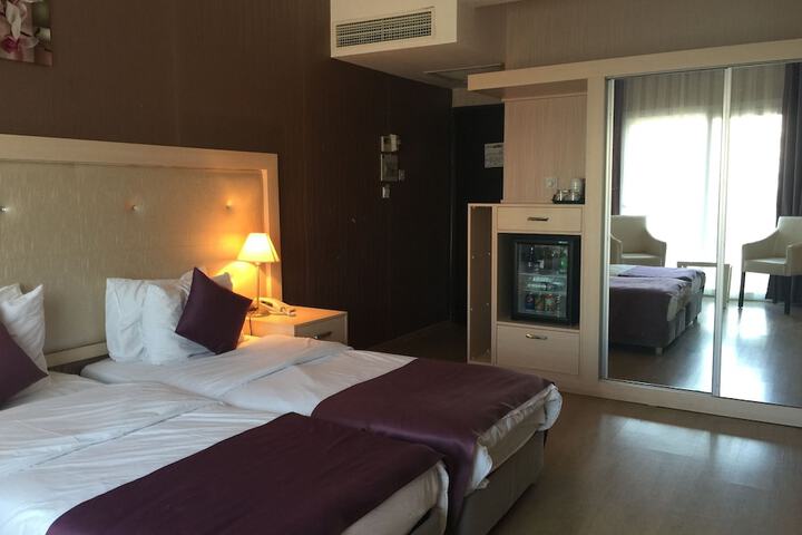Room 9 of 70