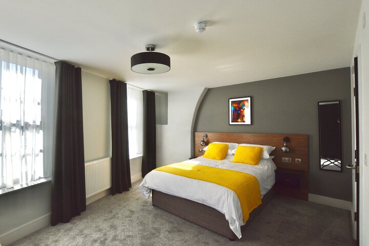 Room 11 of 49
