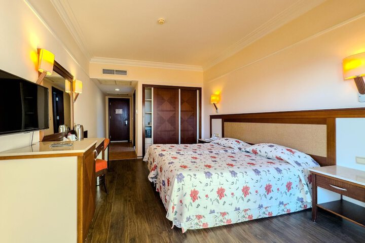 Room 27 of 126