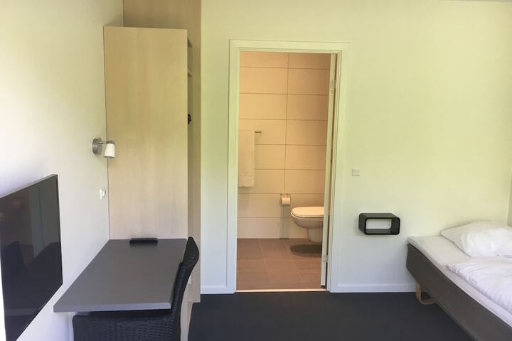 Room 8 of 26