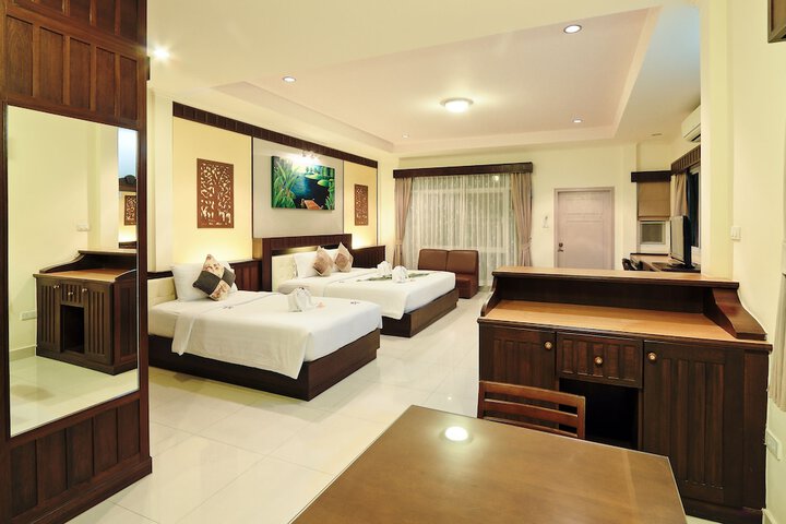 Room 8 of 38