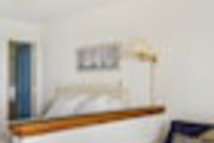 Room 413 of 663