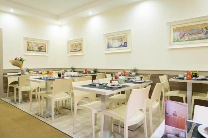 Dining 77 of 110