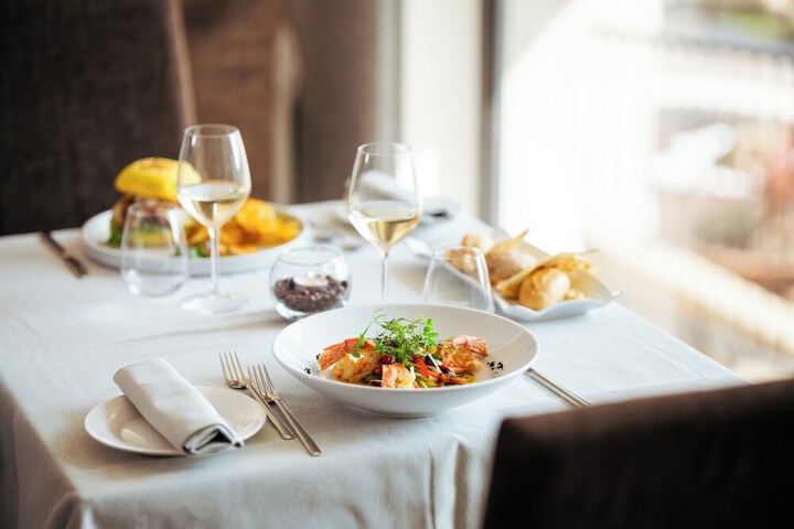 Dining 130 of 176