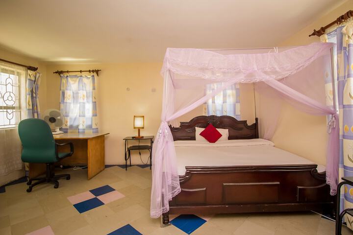 Room 14 of 48