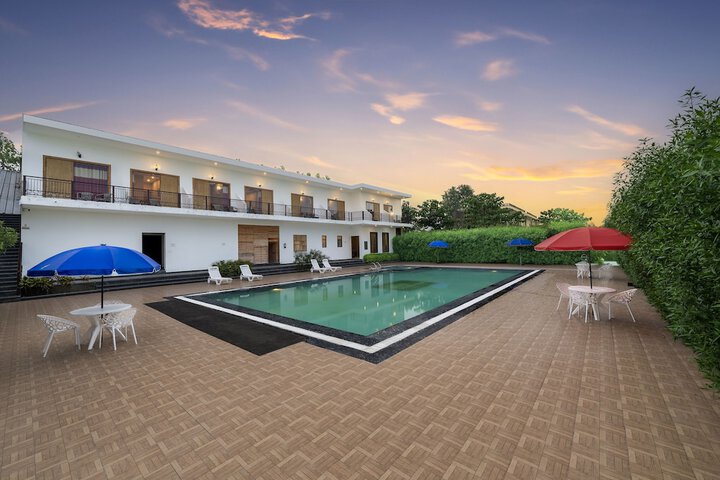 Pool 44 of 74