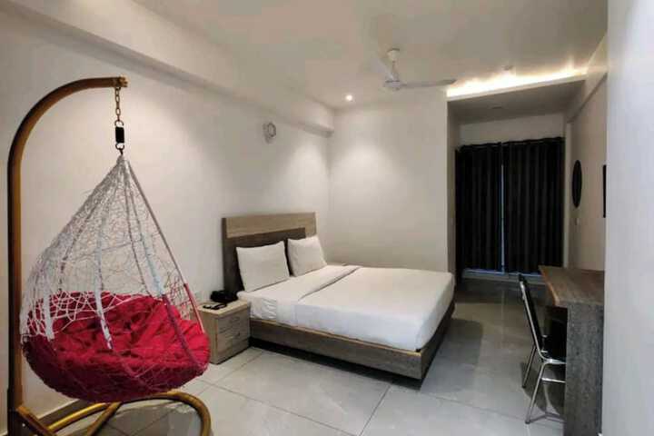 Room 2 of 11