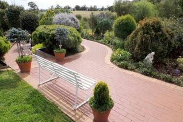 Hotel Exterior 5 of 23