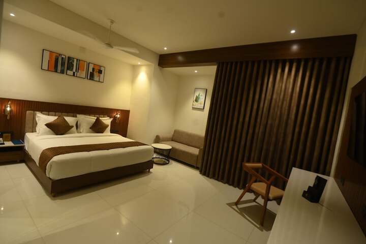 Room 5 of 25