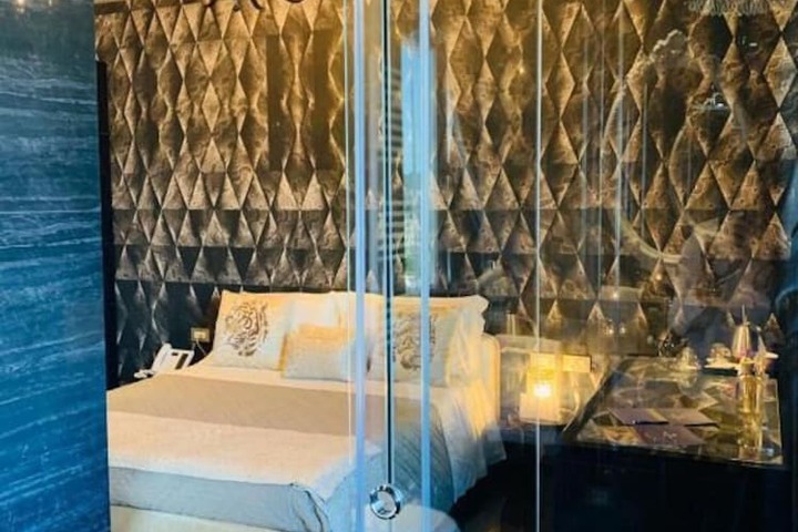 Room 7 of 44