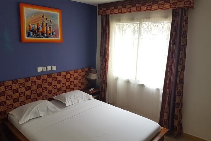 Room 4 of 40