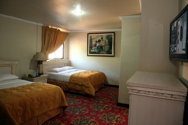 Room 8 of 14