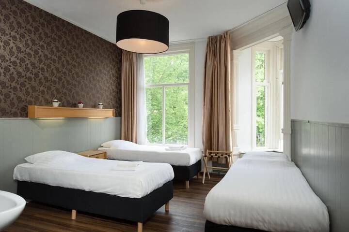 Room 25 of 53