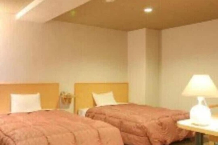 Room 14 of 40