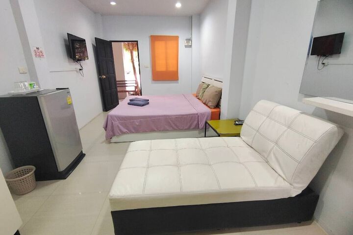 Room 43 of 195