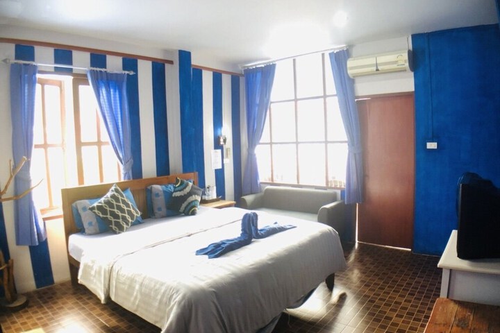 Room 15 of 108