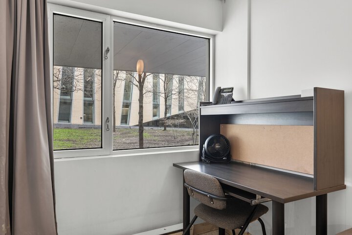 Room 12 of 42
