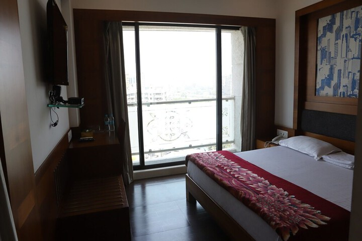 Room 30 of 171
