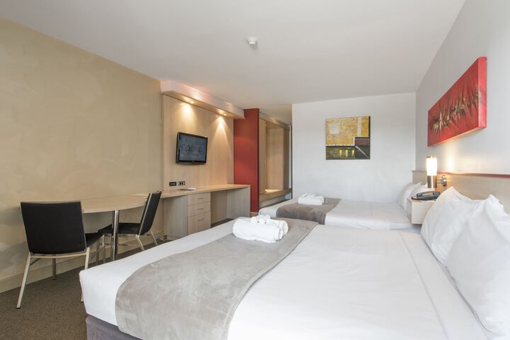Room 3 of 73