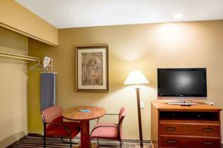 Room 42 of 49