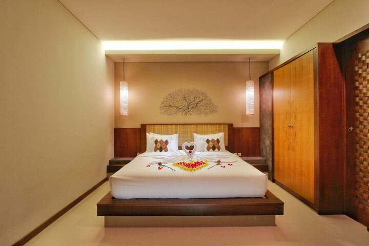 Room 8 of 64