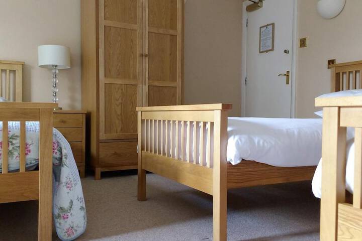 Room 30 of 48